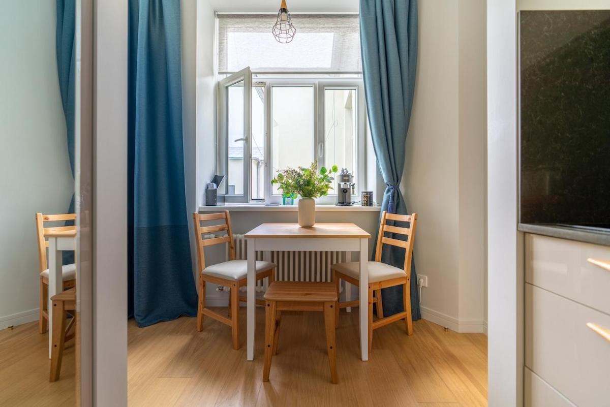 Compact - 5 Min From Bus Station Appartement Riga