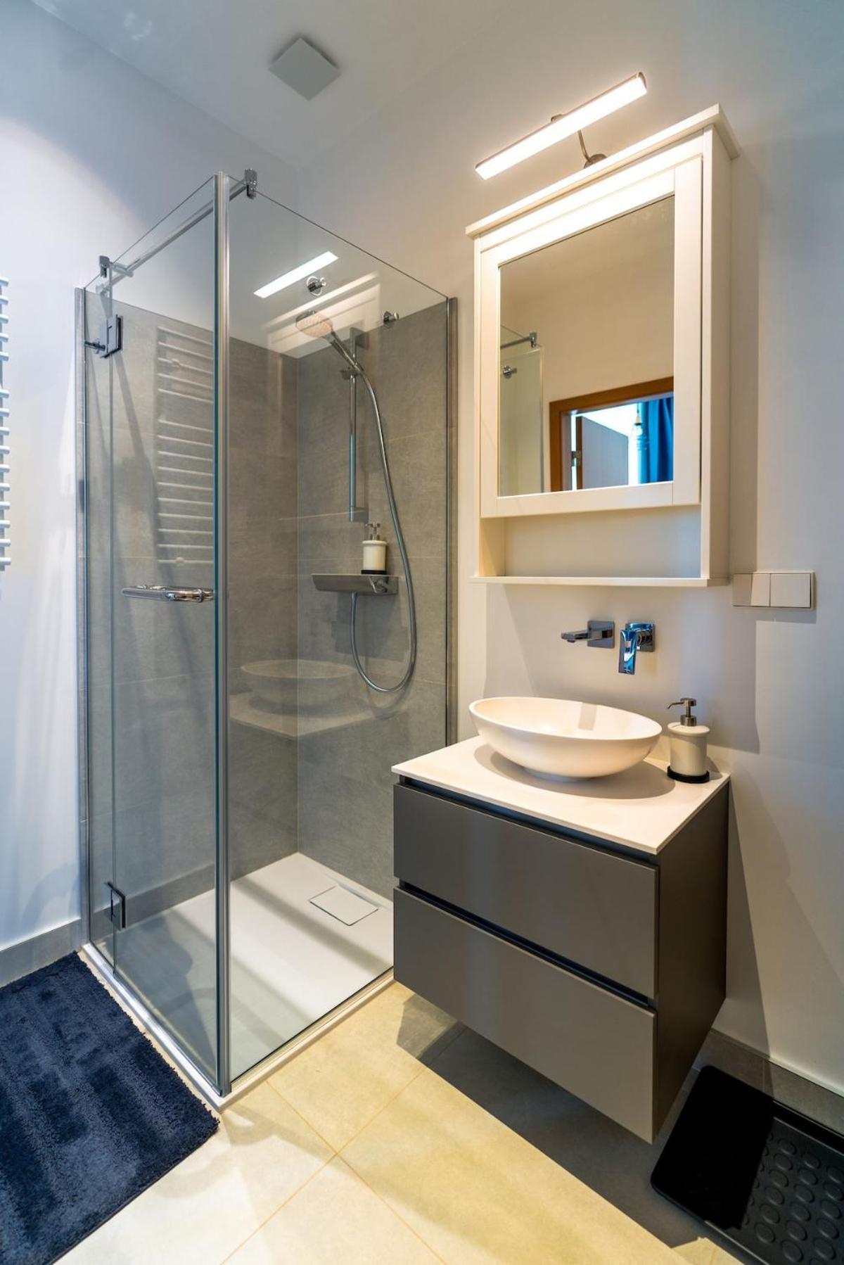 Appartement Compact - 5 Min From Bus Station *